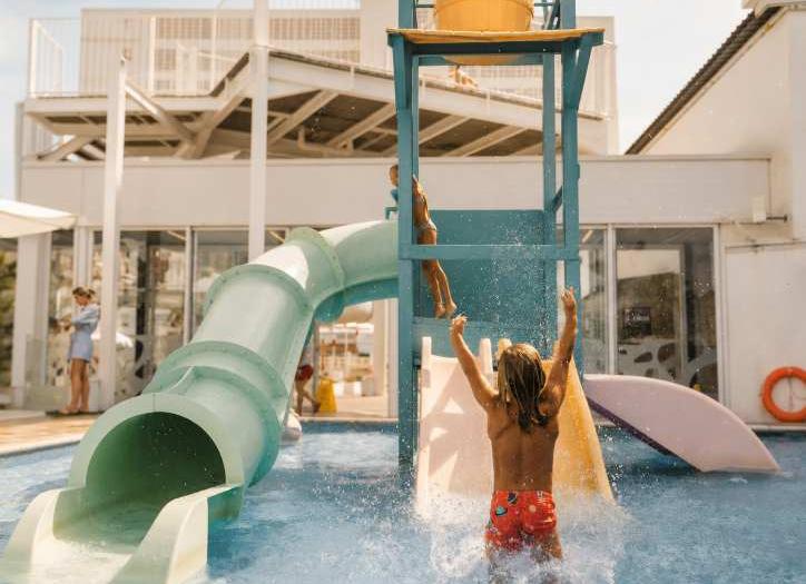 Summer begins with family. At your own pace. Villa Luz Design & Art Hotel Gandia Summer begins with family. At your own pace. Villa Luz Design & Art Hotel Gandia