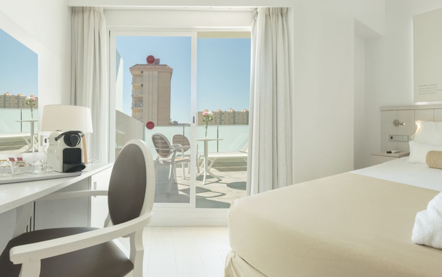 'the tower' terrace solarium jacuzi premium Villa Luz Family Gourmet & All Exclusive Hotel Gandia