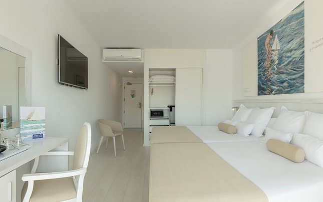 'the tower' adapted Villa Luz Family Gourmet & All Exclusive Hotel Gandia